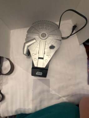 Uncanny Brands Star Wars Millennium Falcon Waffle Maker